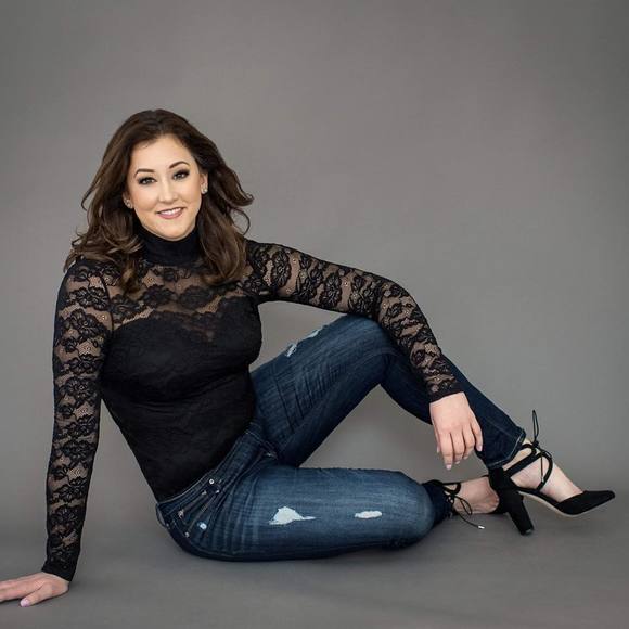 Meet your Posher, Ashley - Picture 1 of 1